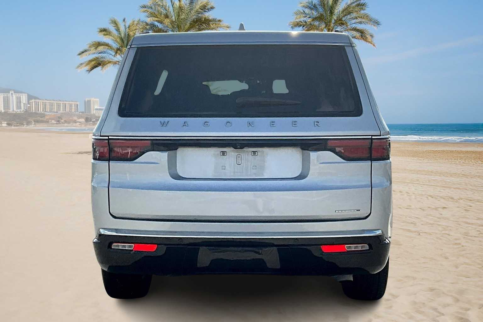 Thumbnail: 2022 Jeep Wagoneer - 5