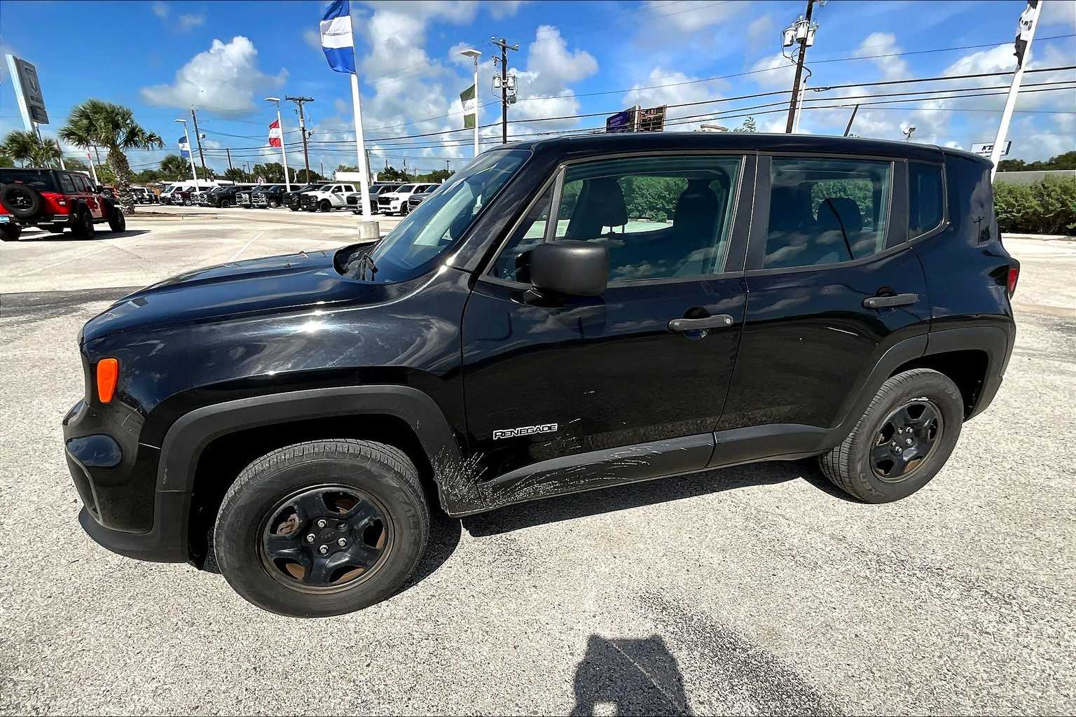 Thumbnail: 2020 Jeep Renegade - 3