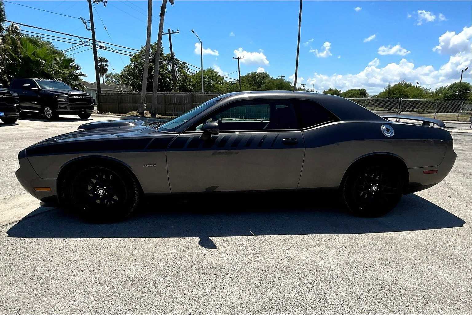 Thumbnail: 2014 Dodge Challenger - 3