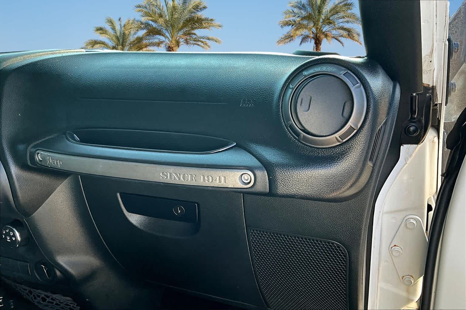 Thumbnail: 2018 Jeep Wrangler - 21