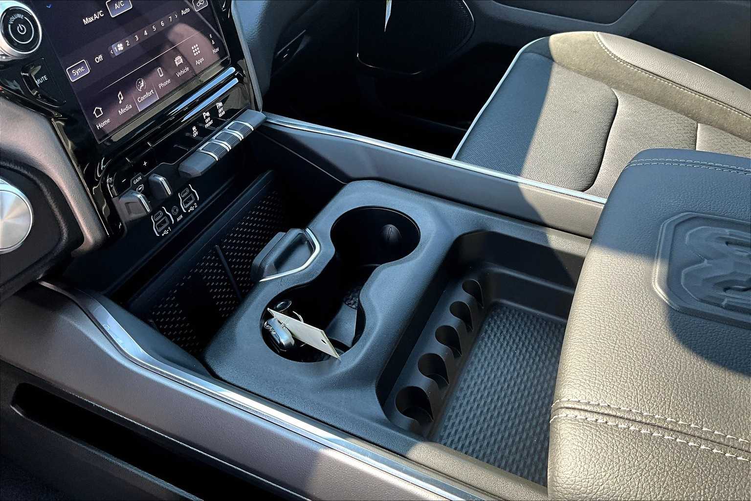 Thumbnail: 2026 RAM 1500 - 17