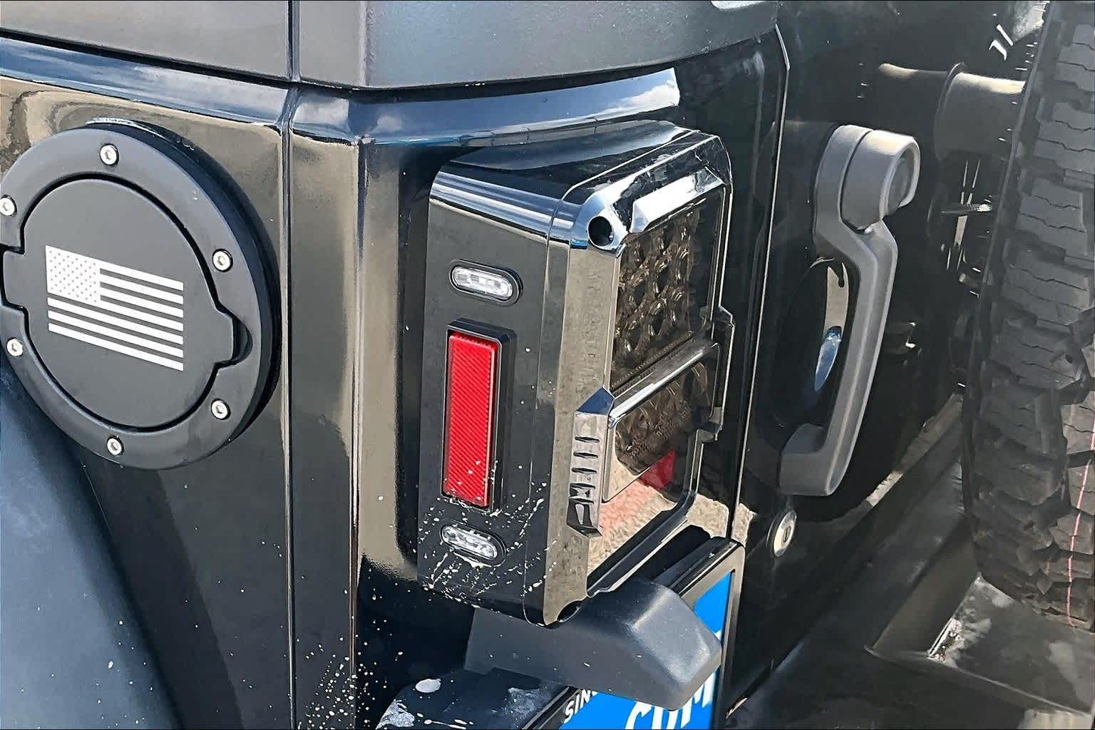 Thumbnail: 2015 Jeep Wrangler - 23