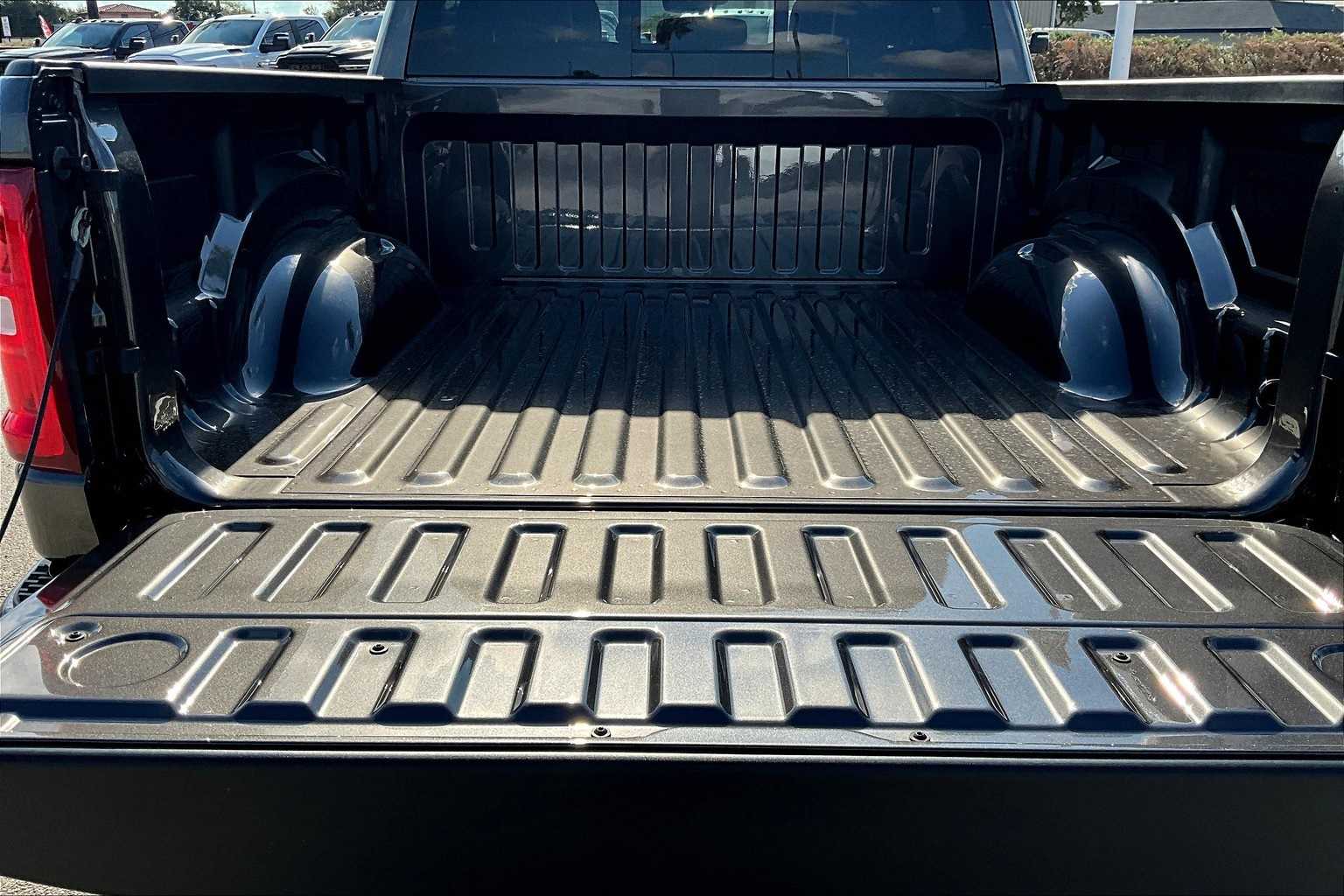 Thumbnail: 2026 RAM 1500 - 19