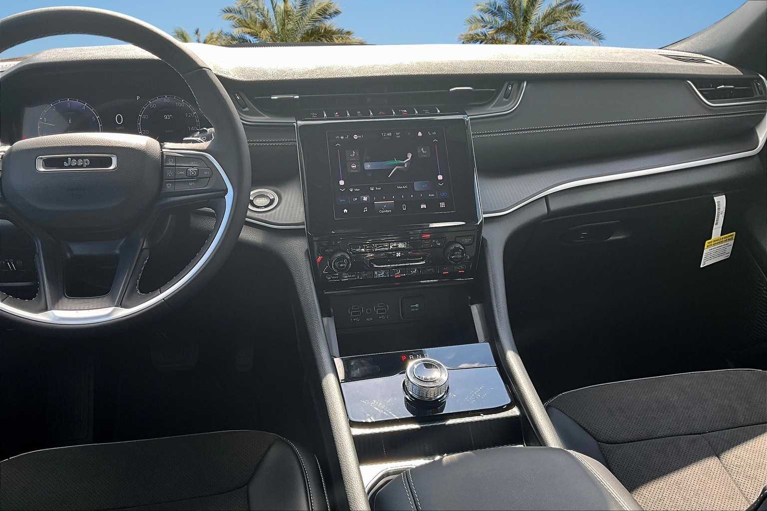 Thumbnail: 2025 Jeep Grand Cherokee - 15