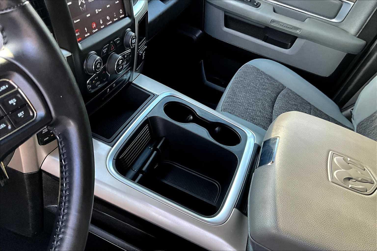 Thumbnail: 2019 RAM 1500 Classic - 16