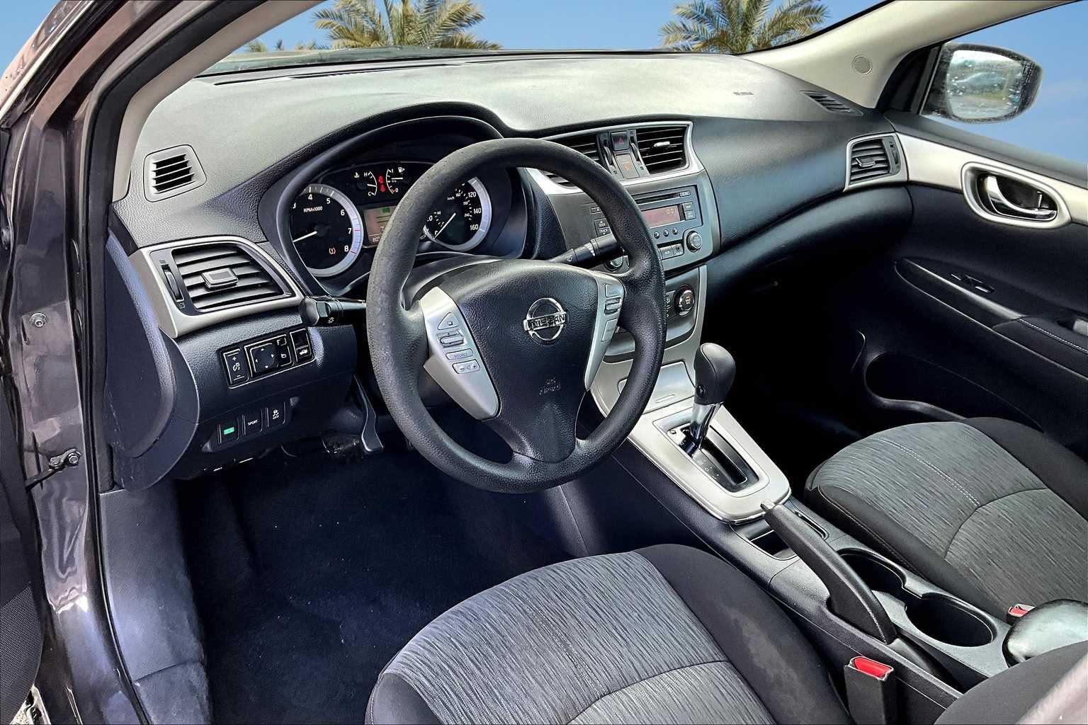 2014 Nissan Sentra SV photo 2