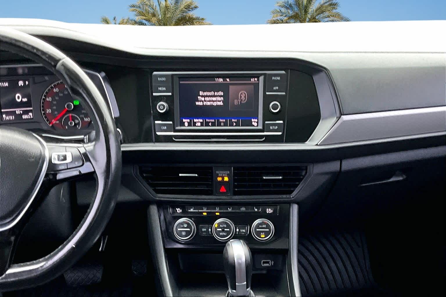 Thumbnail: 2019 Volkswagen Jetta - 14