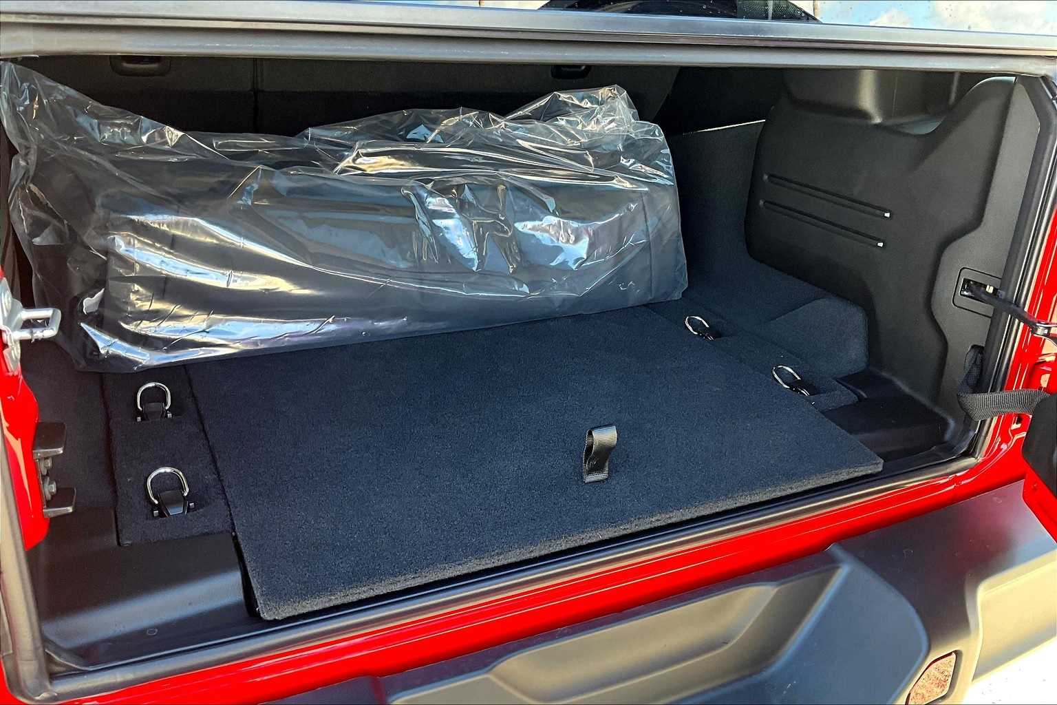 Thumbnail: 2025 Jeep Wrangler - 19