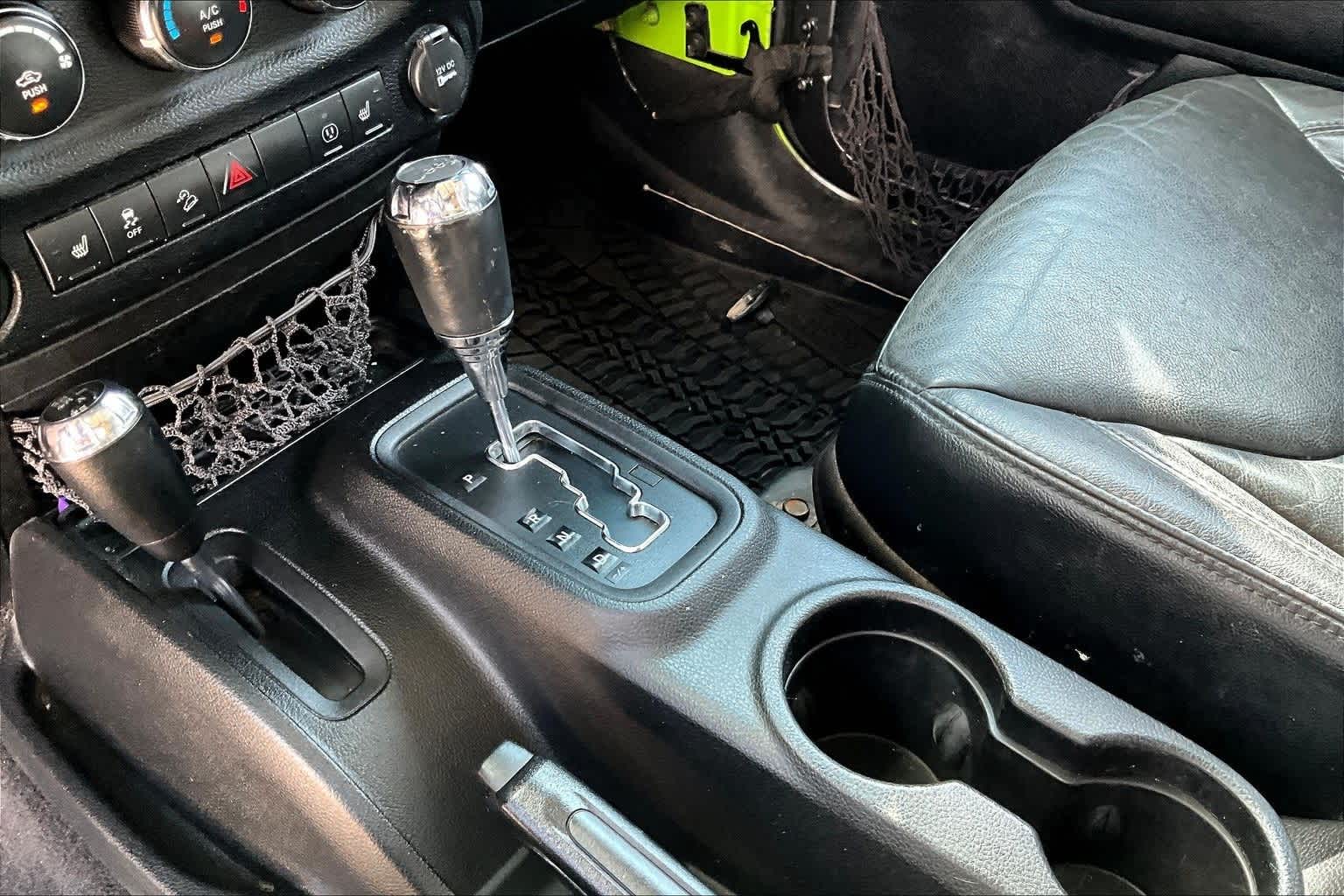 Thumbnail: 2013 Jeep Wrangler - 16