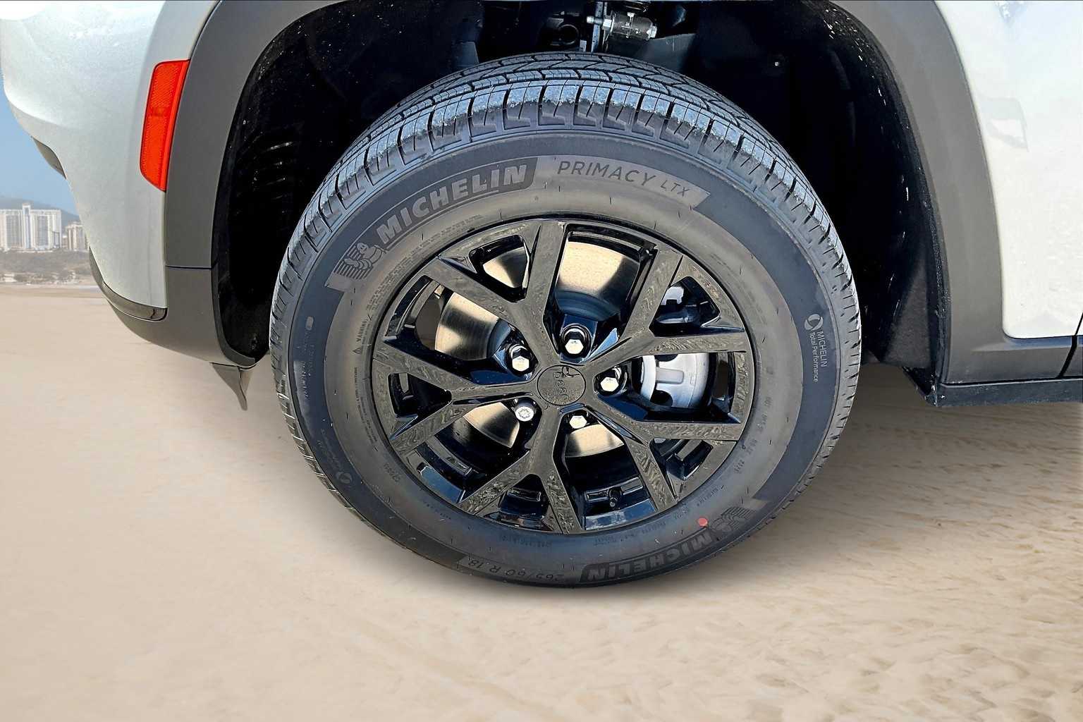 Thumbnail: 2025 Jeep Grand Cherokee - 7