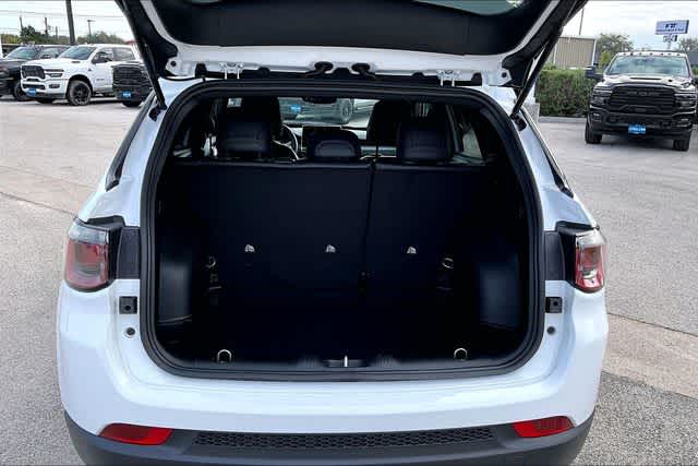 Thumbnail: 2026 Jeep Compass - 18