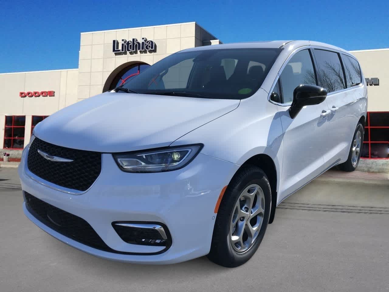 2024 Chrysler Pacifica Limited -
                Anchorage, AK
