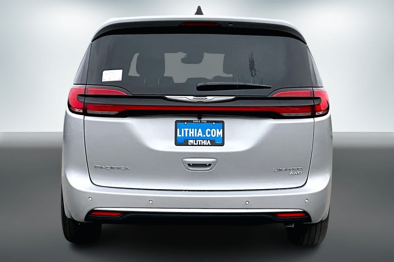 Thumbnail: 2026 Chrysler Pacifica - 5