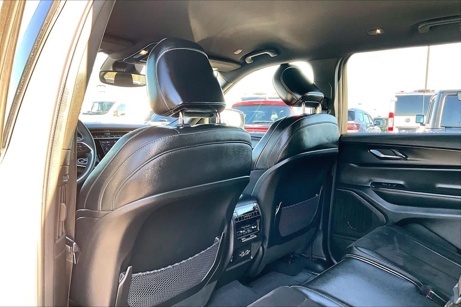 Thumbnail: 2024 Jeep Grand Cherokee L - 12