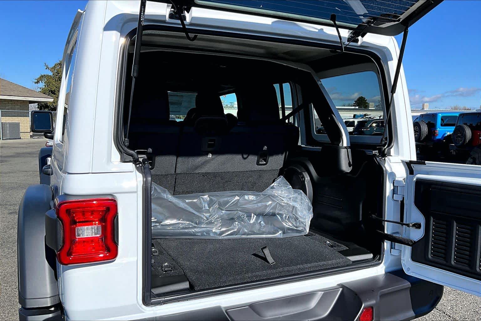 Thumbnail: 2026 Jeep Wrangler - 18