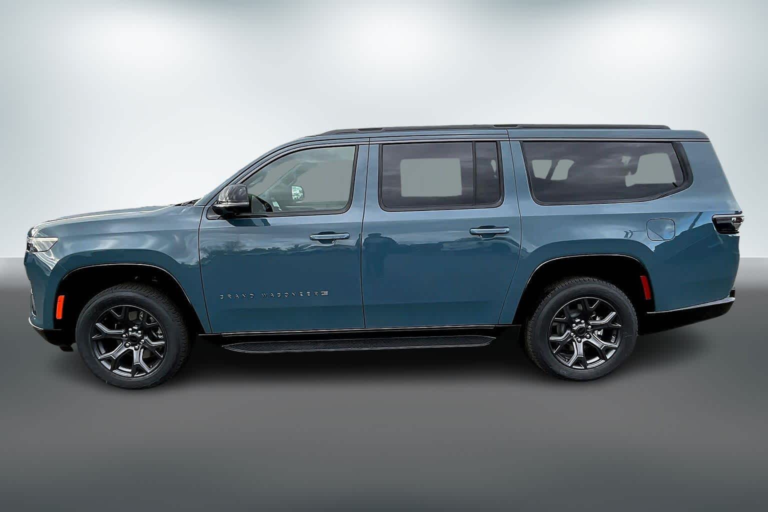 Thumbnail: 2026 Jeep Grand Wagoneer - 3