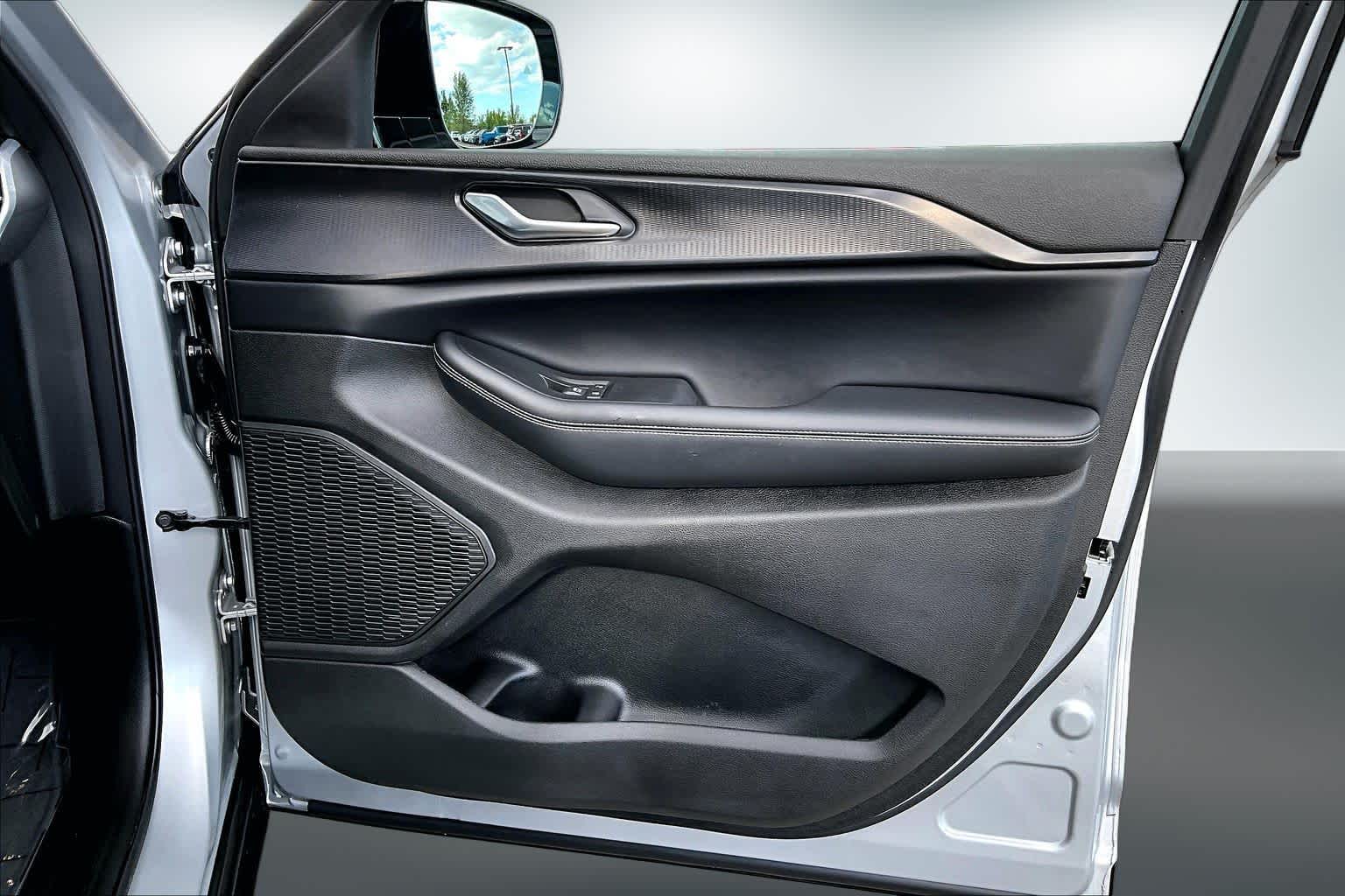 Thumbnail: 2025 Jeep Grand Cherokee - 28