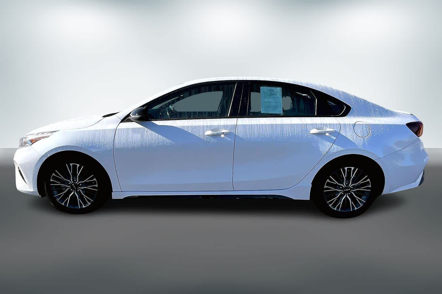 Thumbnail: 2023 Kia Forte - 3