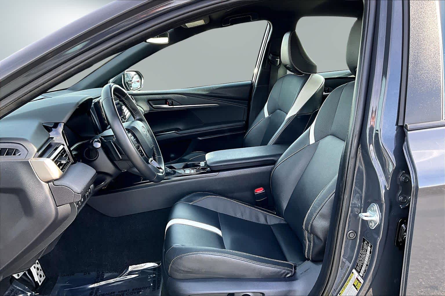 Thumbnail: 2025 Toyota Camry - 10