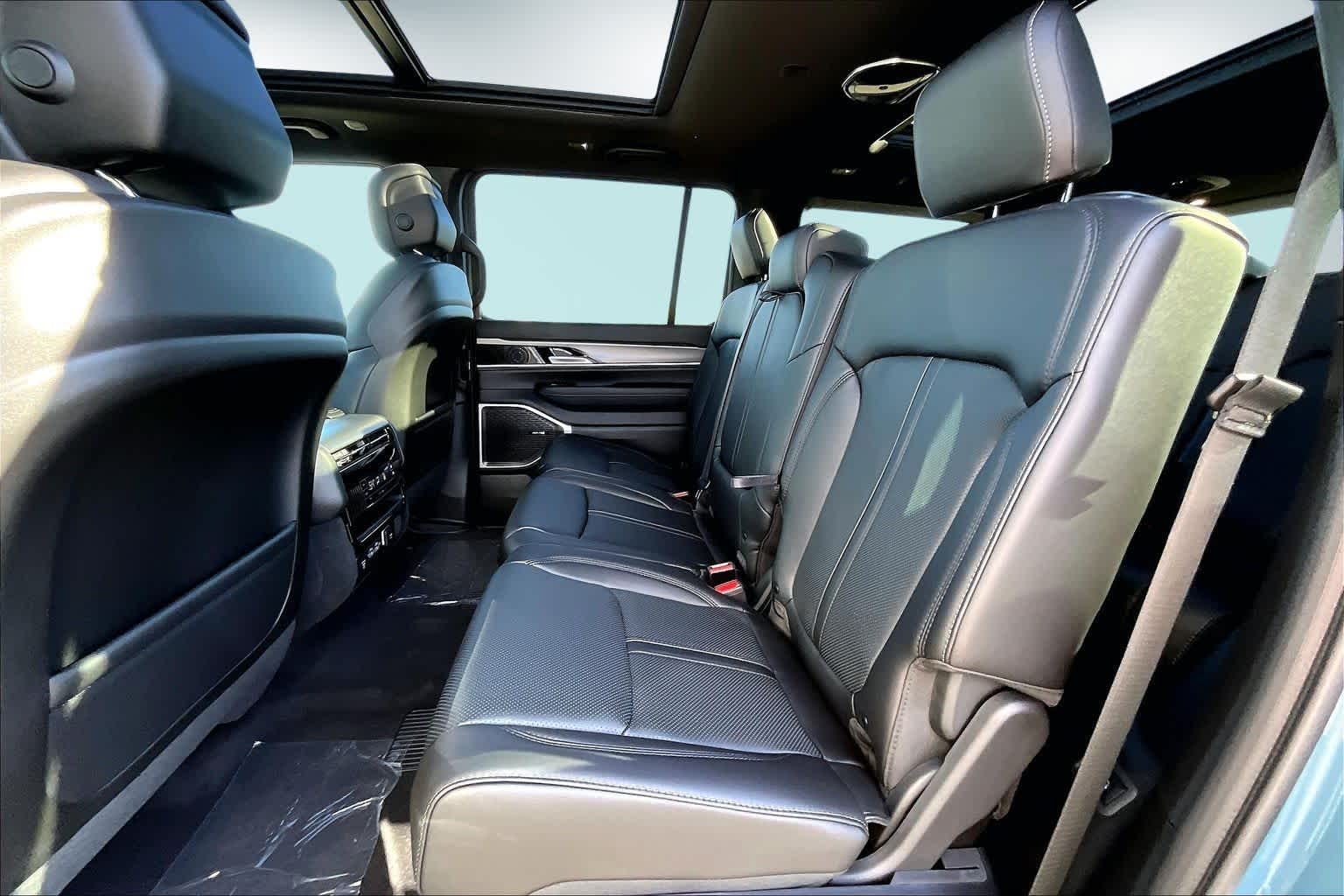 Thumbnail: 2026 Jeep Grand Wagoneer - 12