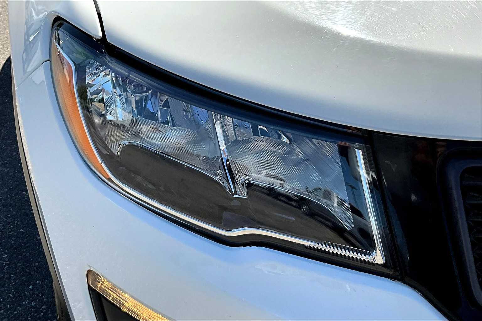 Thumbnail: 2020 Jeep Compass - 32