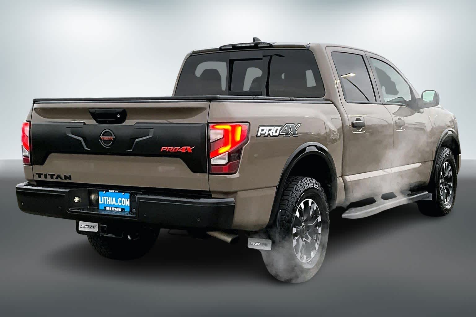 Thumbnail: 2022 Nissan Titan - 22