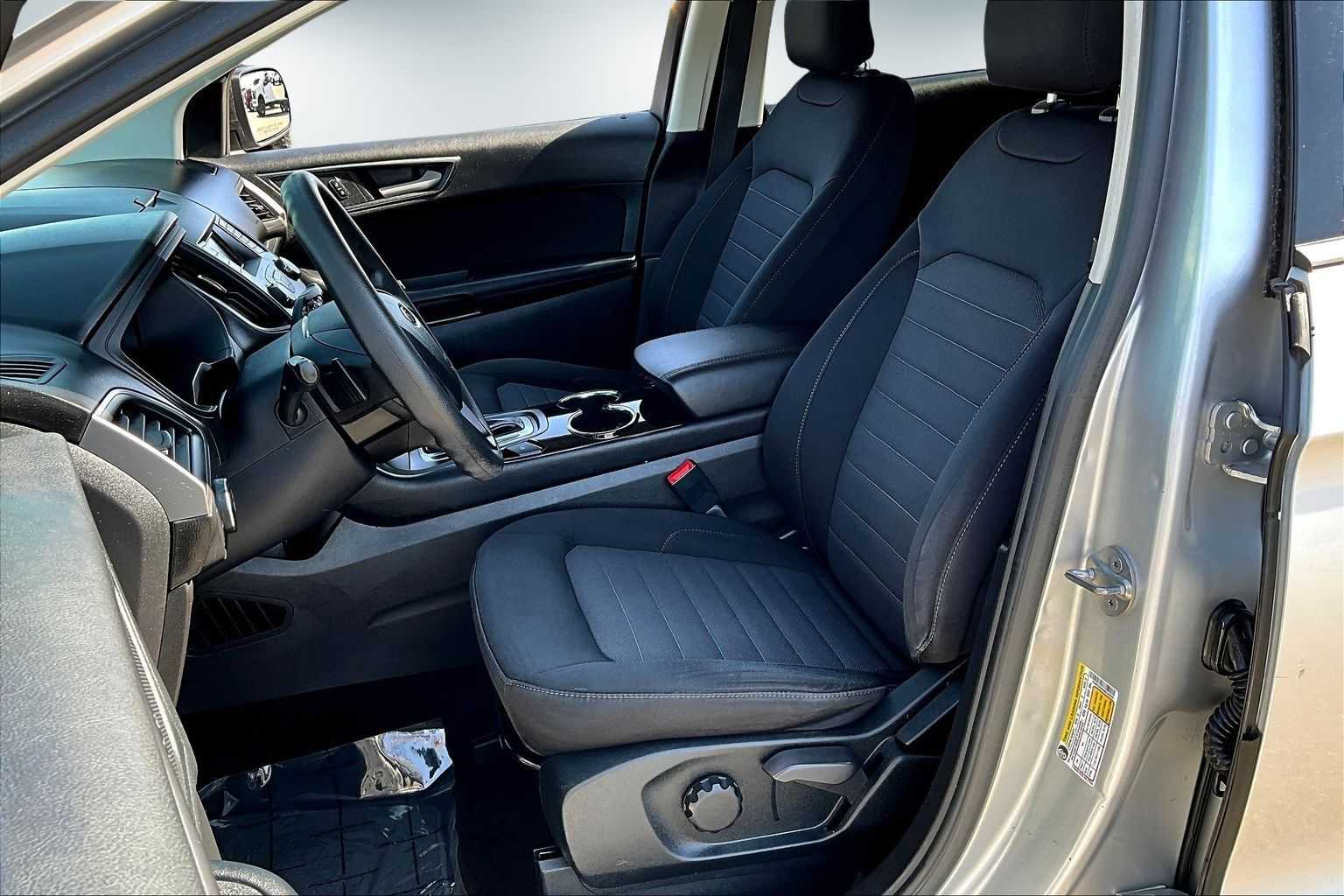 Thumbnail: 2017 Ford Edge - 10