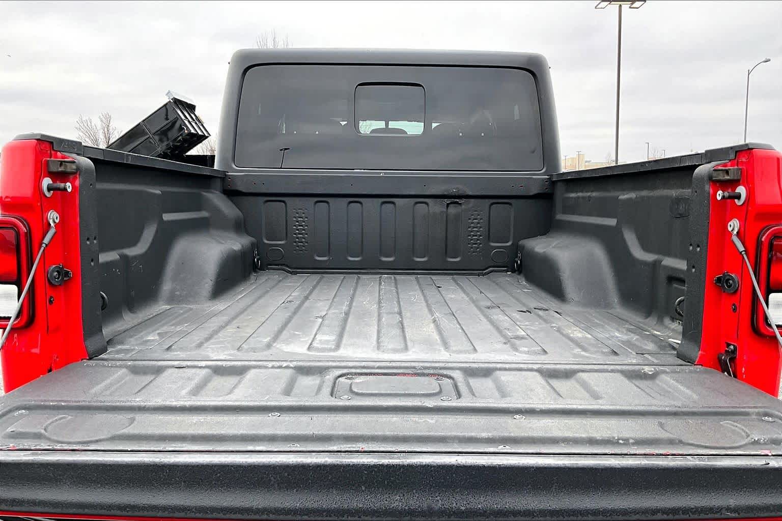 Thumbnail: 2020 Jeep Gladiator - 18