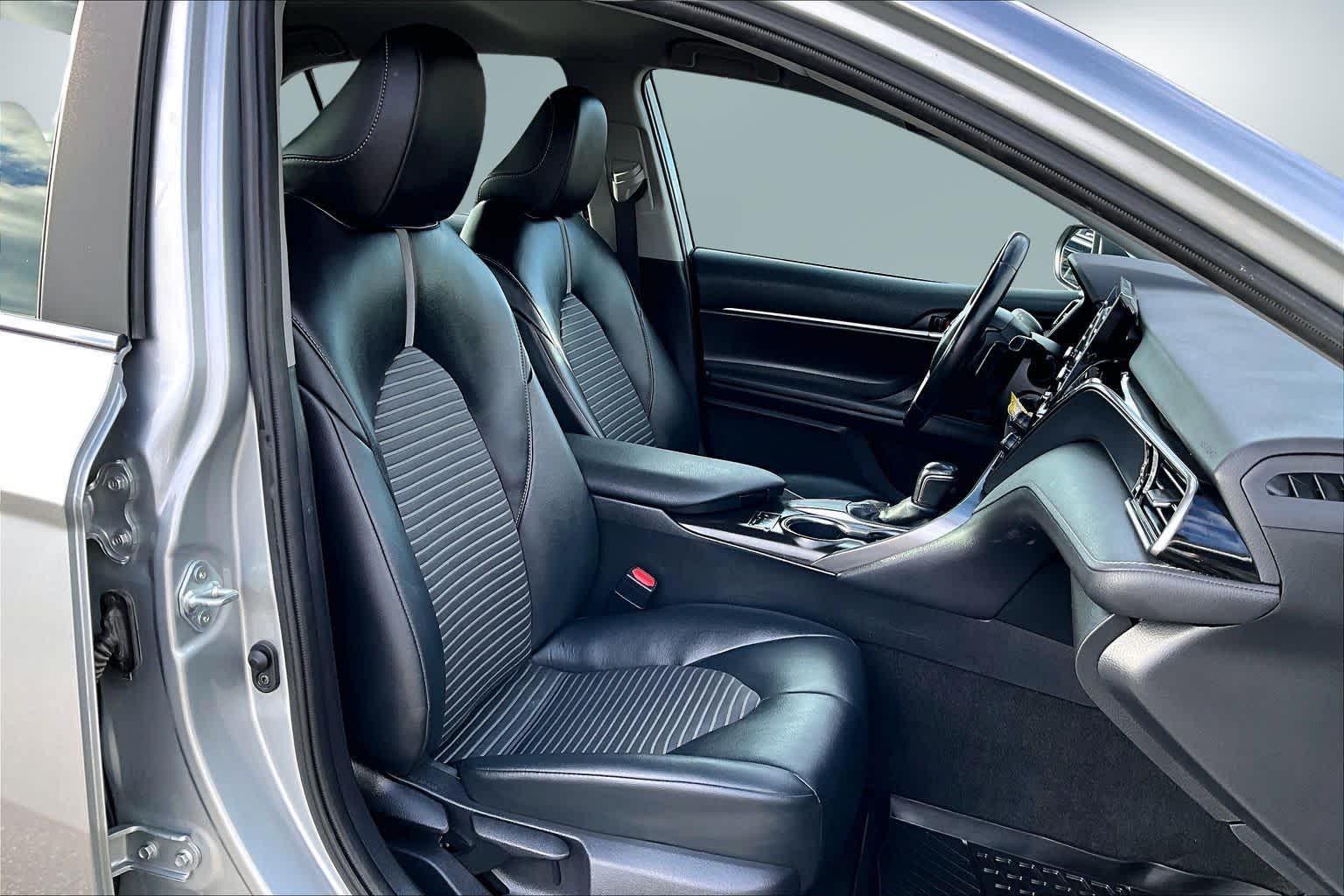 Thumbnail: 2022 Toyota Camry - 13