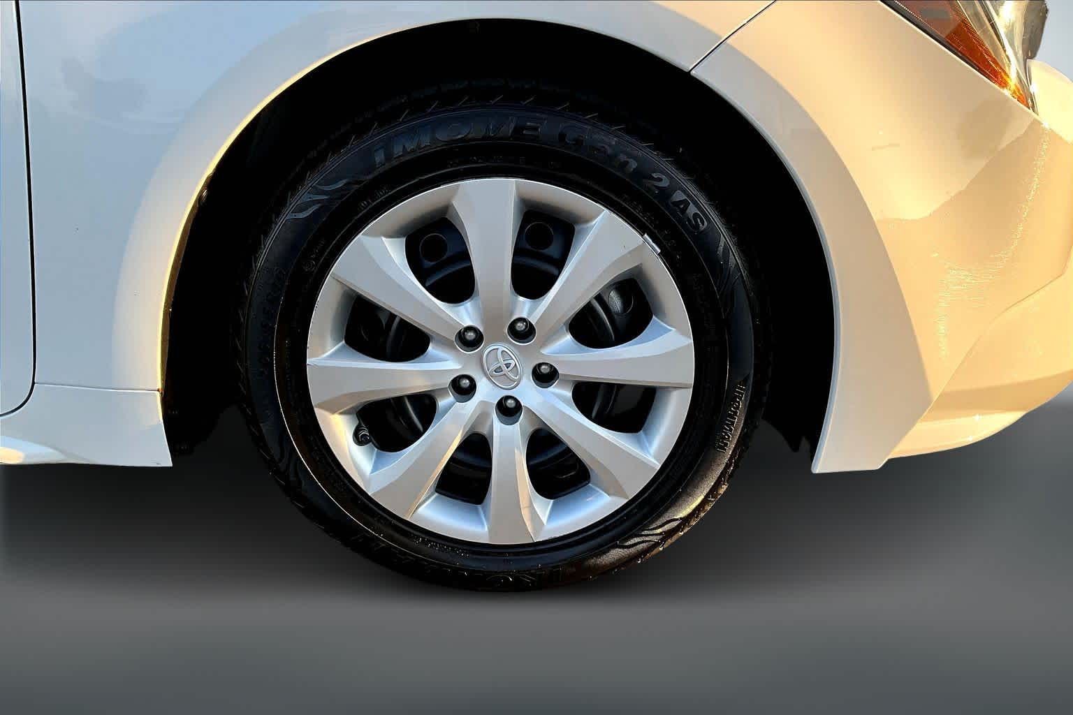 Thumbnail: 2023 Toyota Corolla - 35