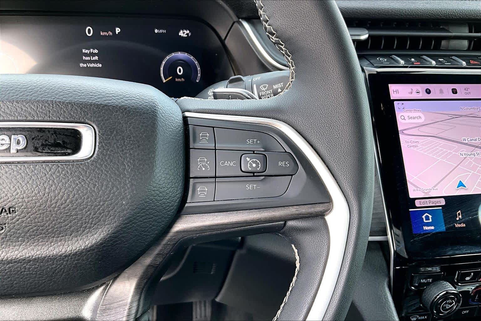 Thumbnail: 2024 Jeep Grand Cherokee L - 25