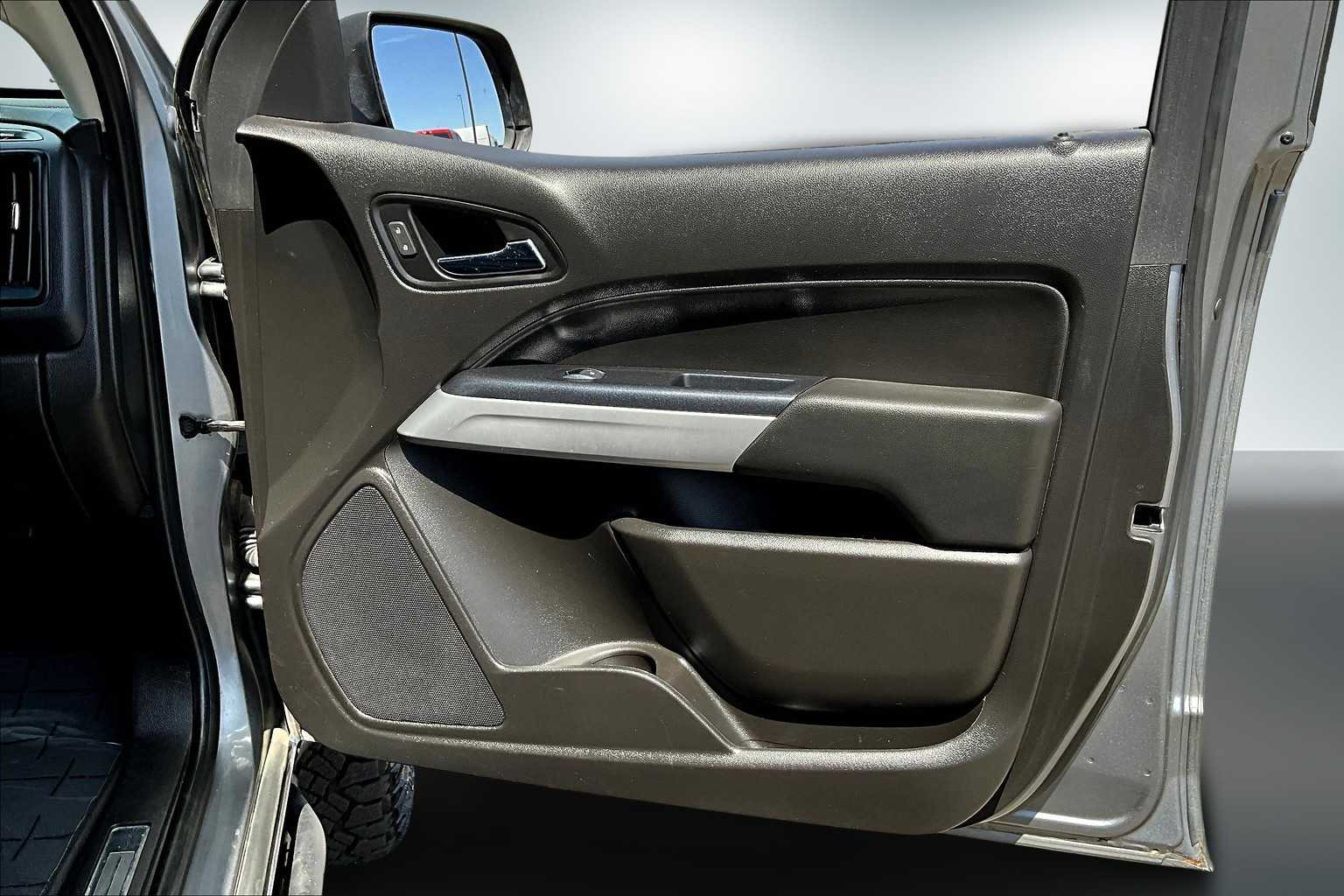 Thumbnail: 2021 Chevrolet Colorado - 28
