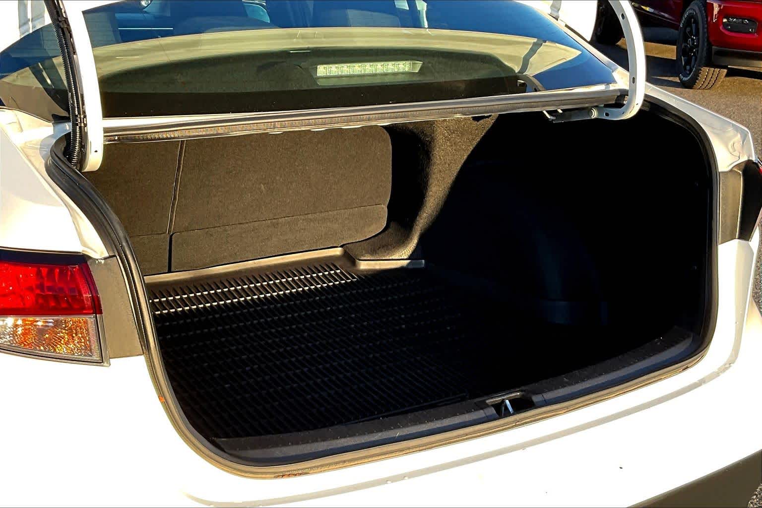 Thumbnail: 2023 Toyota Corolla - 18