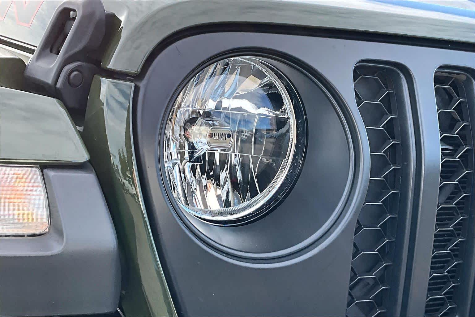 Thumbnail: 2023 Jeep Gladiator - 30