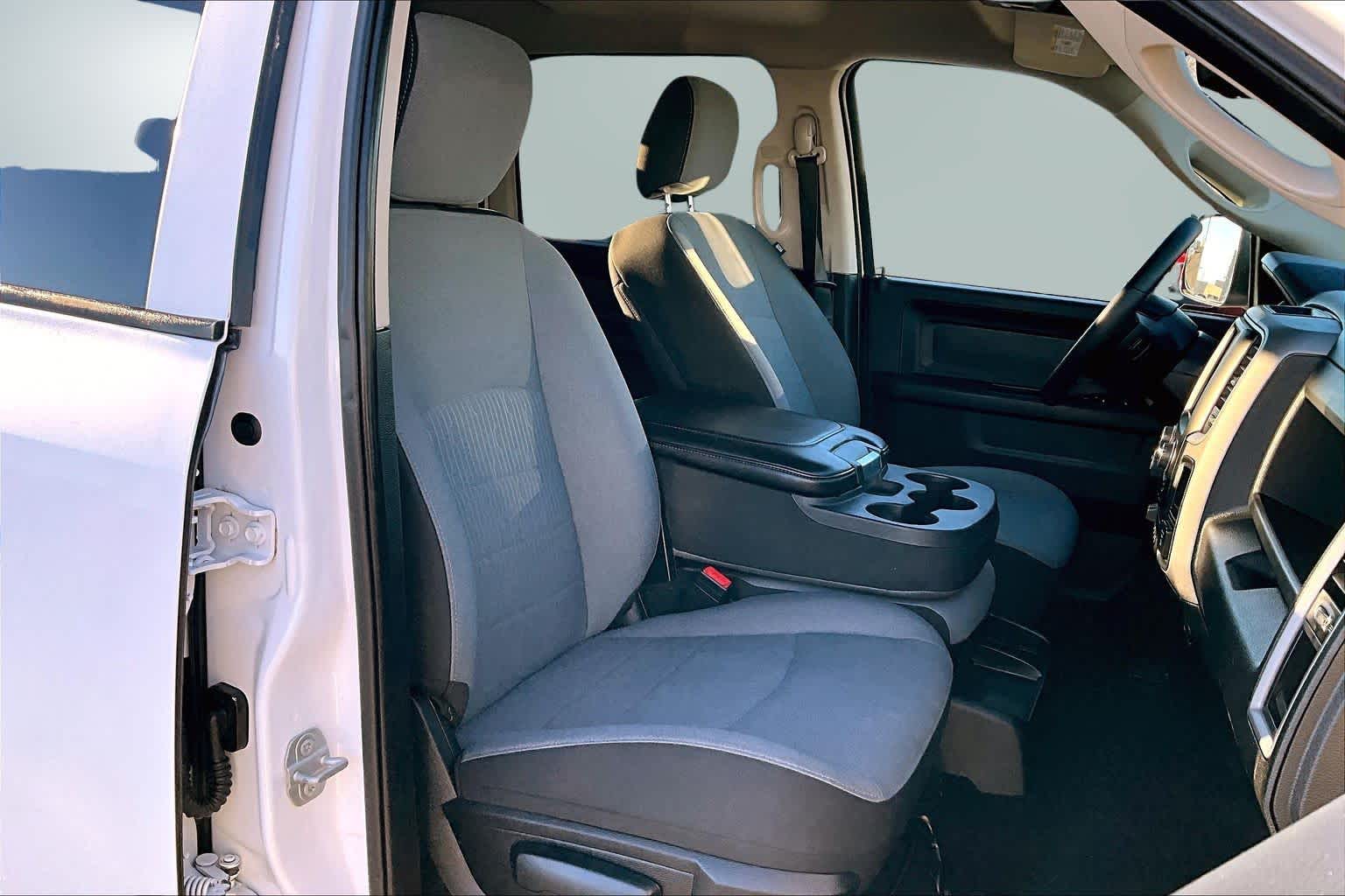 Thumbnail: 2021 RAM 1500 Classic - 12