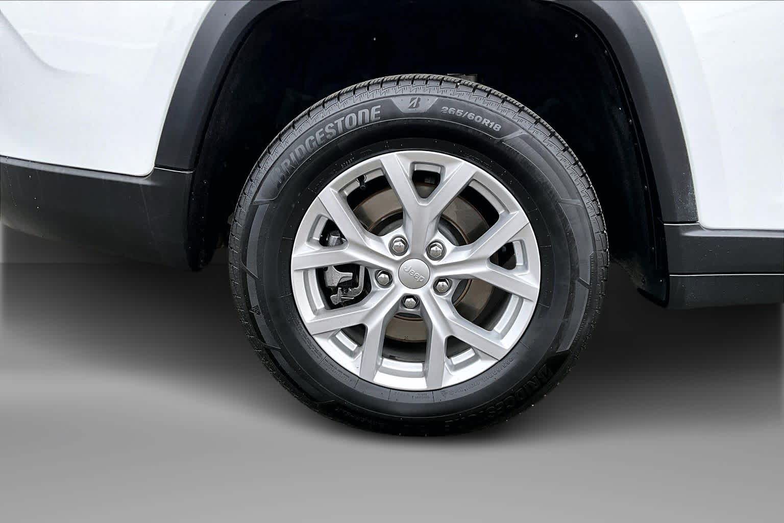 Thumbnail: 2023 Jeep Grand Cherokee - 35