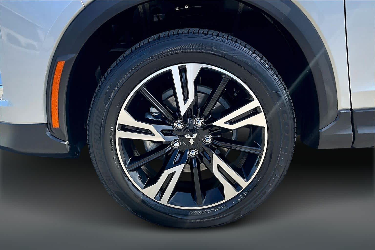 Thumbnail: 2024 Mitsubishi Eclipse Cross - 8