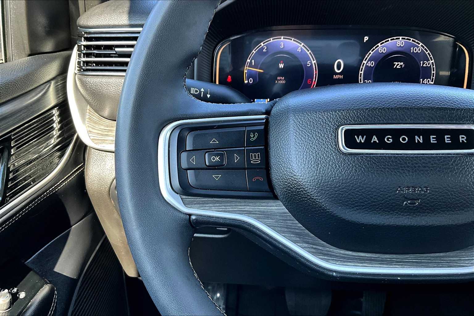Thumbnail: 2023 Jeep Wagoneer - 21