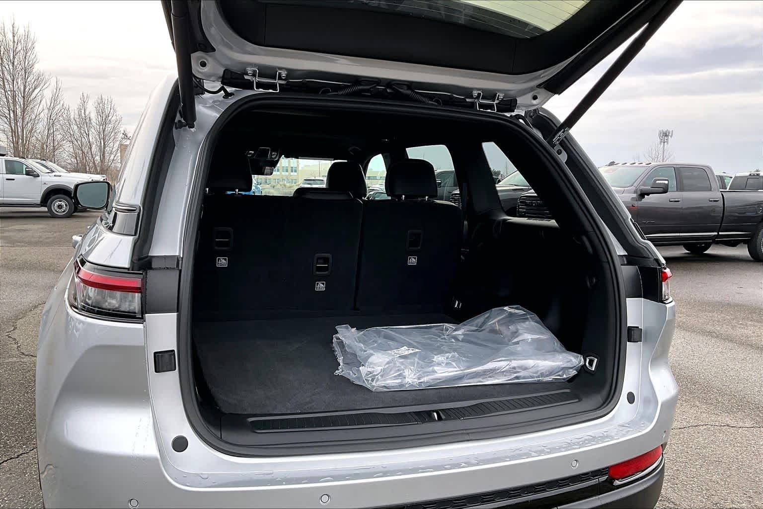 Thumbnail: 2025 Jeep Grand Cherokee - 19