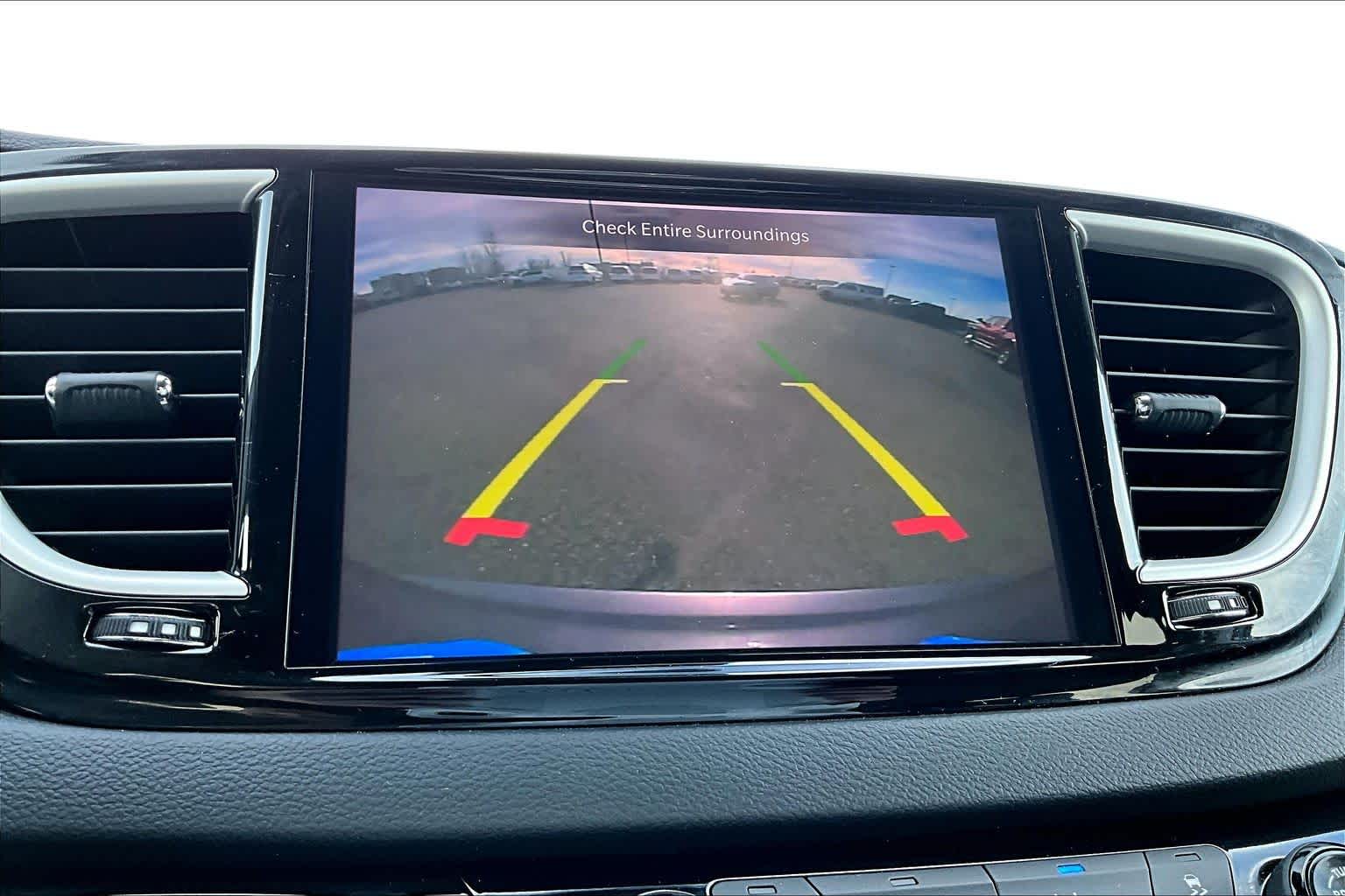 Thumbnail: 2023 Chrysler Pacifica - 26