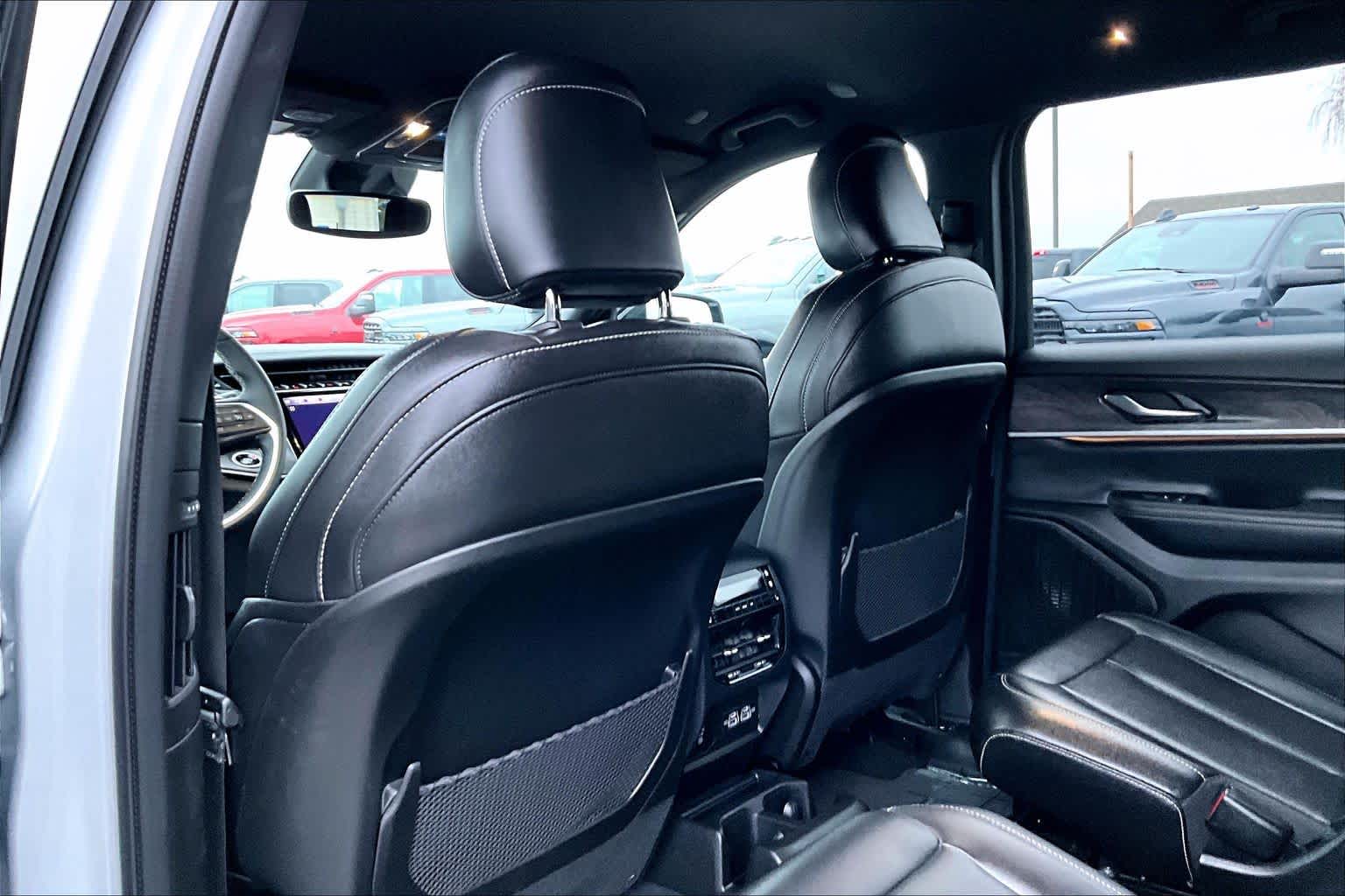 Thumbnail: 2024 Jeep Grand Cherokee L - 12