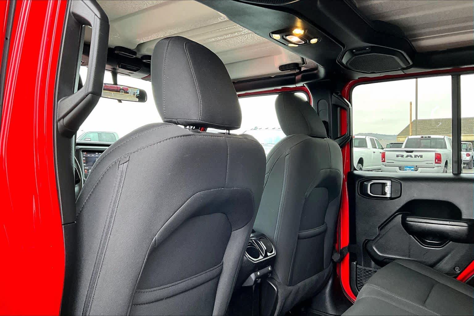 Thumbnail: 2020 Jeep Gladiator - 12