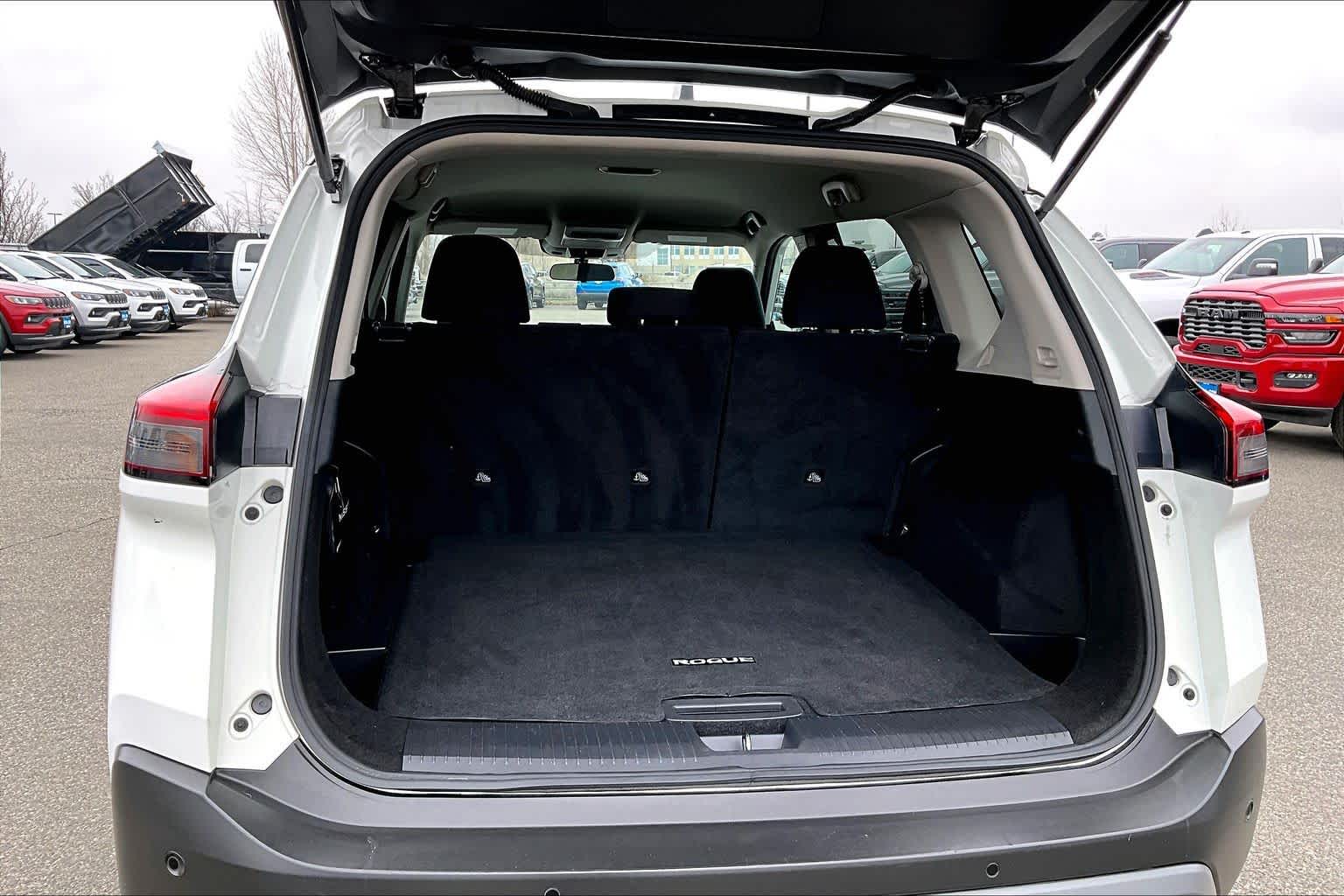 Thumbnail: 2023 Nissan Rogue - 18