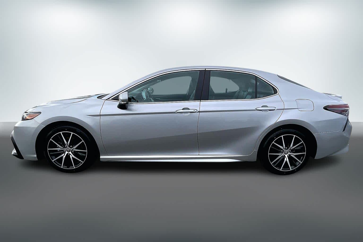 Thumbnail: 2023 Toyota Camry - 3