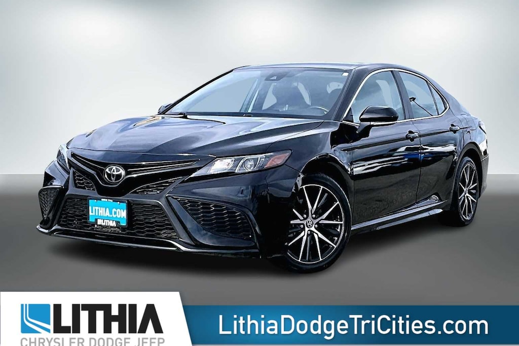Used 2024 Toyota Camry SE Sedan