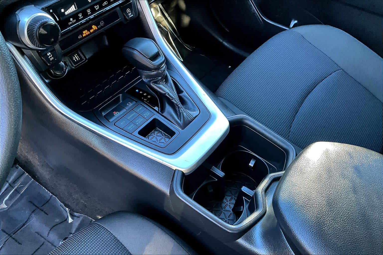 Thumbnail: 2024 Toyota RAV4 - 16