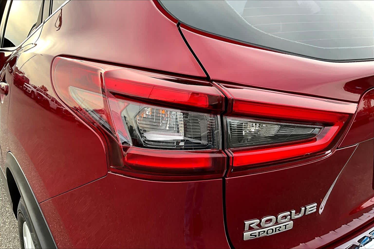 Thumbnail: 2021 Nissan Rogue Sport - 33