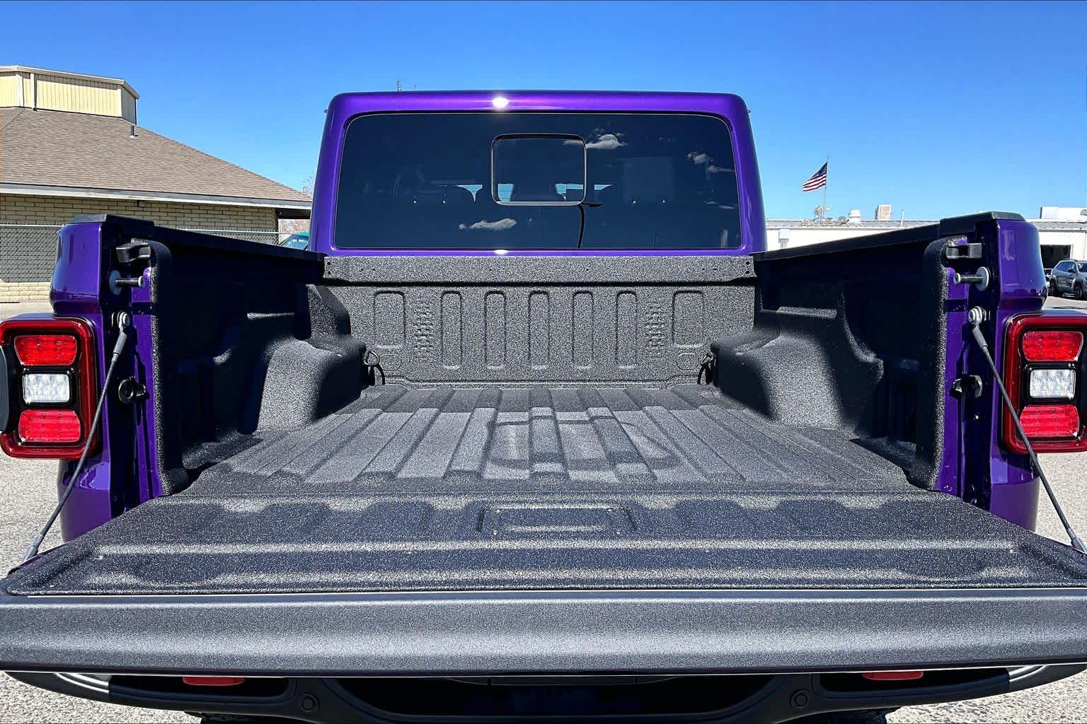 Thumbnail: 2026 Jeep Gladiator - 18