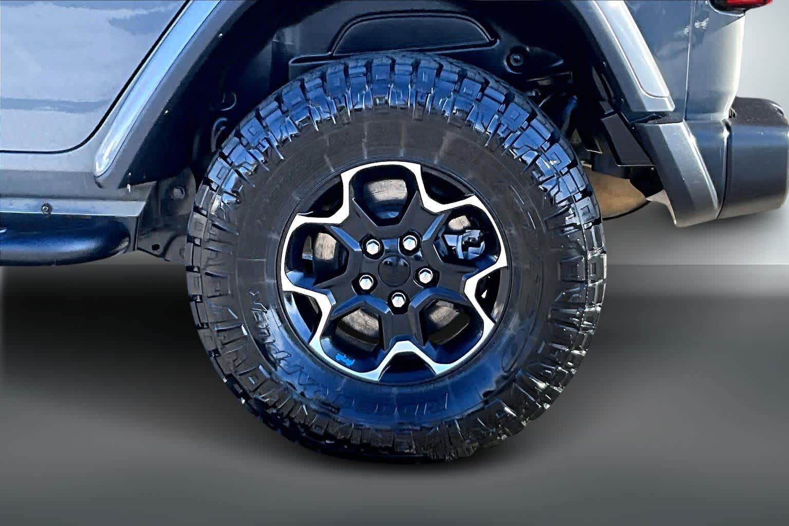 Thumbnail: 2022 Jeep Wrangler - 32