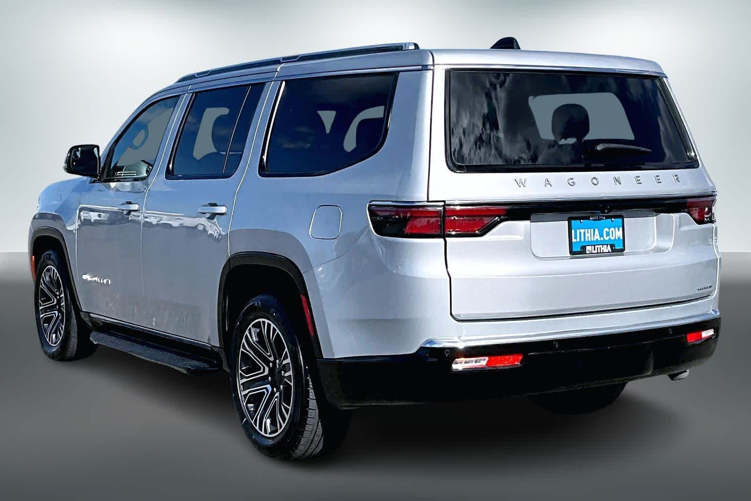 Thumbnail: 2024 Jeep Wagoneer - 4